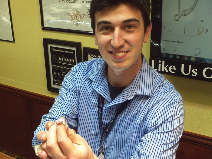 assistant manager at borthwick jewelry