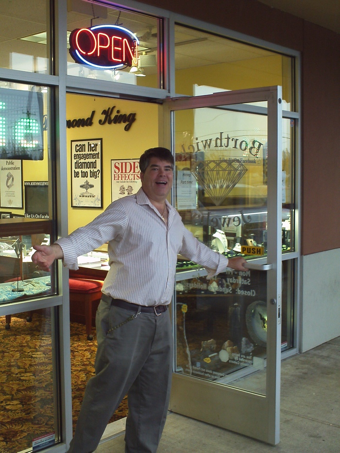 tom borthwick at store
